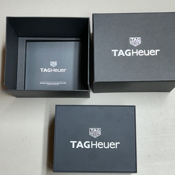 TAG Heuer Black Dial Silver Bracelet Watch - Picture 5 of 5